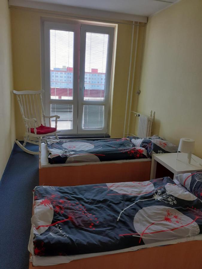 Km House Cerny Most Ostello Praga Esterno foto