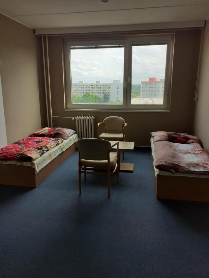 Km House Cerny Most Ostello Praga Esterno foto