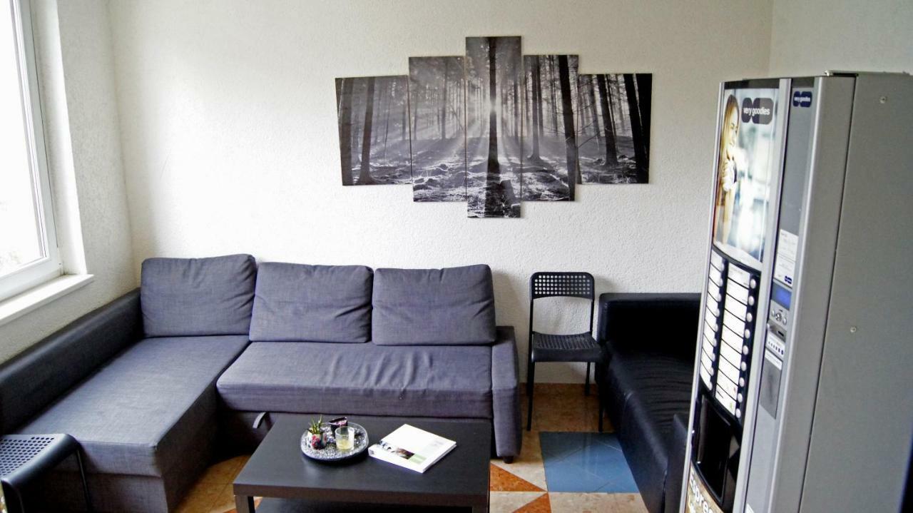 Km House Cerny Most Ostello Praga Esterno foto
