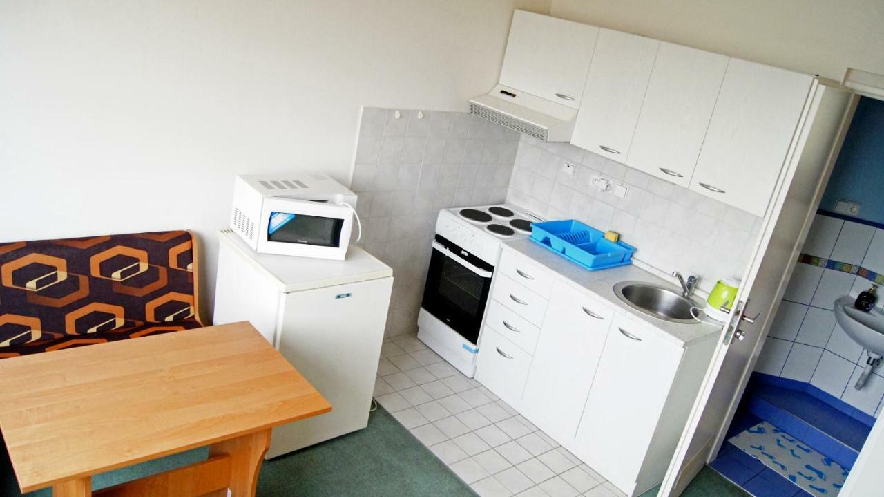 Km House Cerny Most Ostello Praga Esterno foto