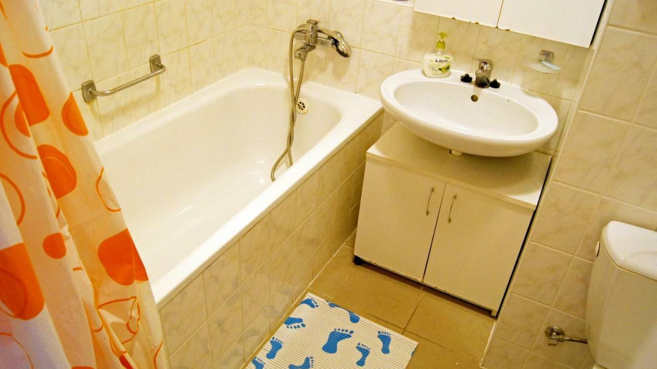Km House Cerny Most Ostello Praga Esterno foto