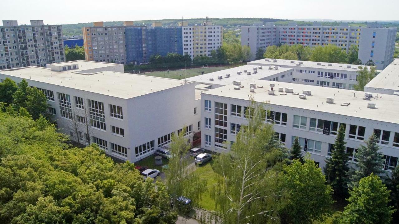 Km House Cerny Most Ostello Praga Esterno foto
