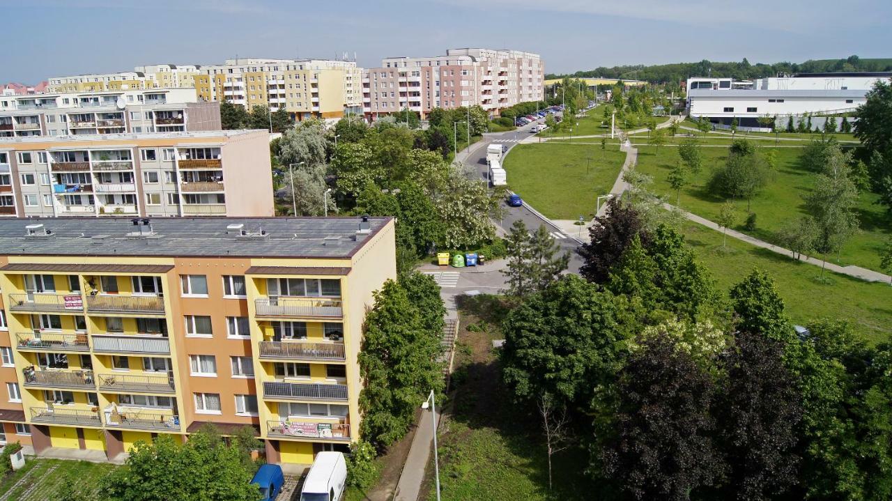 Km House Cerny Most Ostello Praga Esterno foto