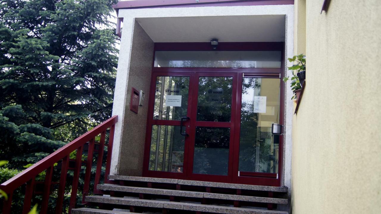 Km House Cerny Most Ostello Praga Esterno foto