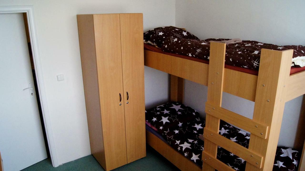 Km House Cerny Most Ostello Praga Esterno foto